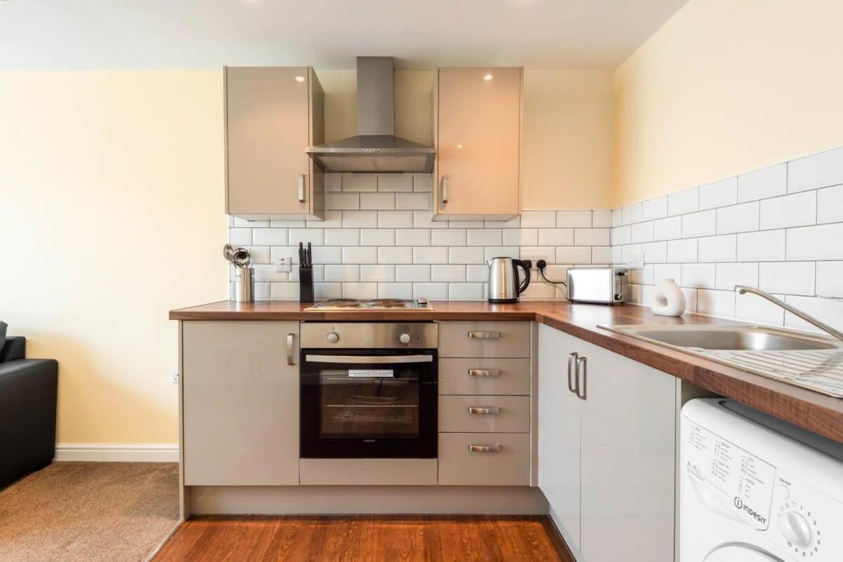 Bright 1 Bedroom Budget Flat In Central Pontefract Exterior foto